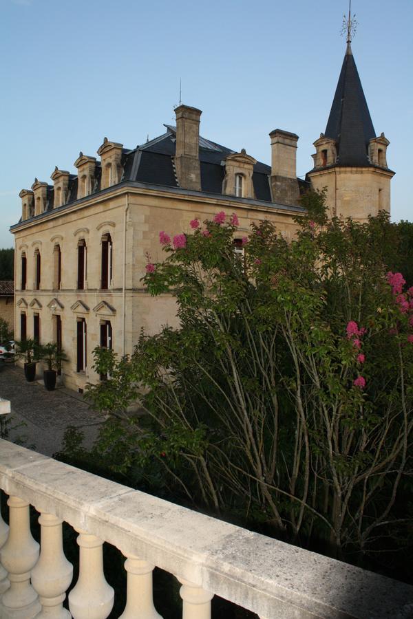 Hôtel La Tour Perrier Eyrans-de Soudiac Exterior foto